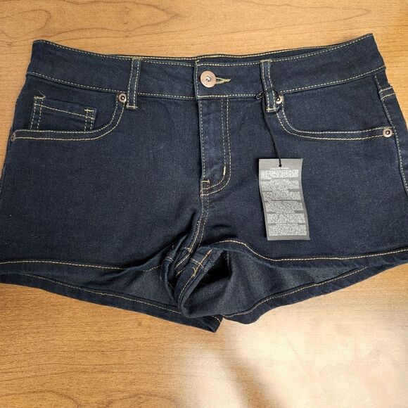 NWT Forever 21 size 28 indigo denim shorts - Picture 1 of 3